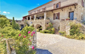 Hotels in Saint-Paulet-De-Caisson